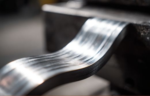 L’élasticité des métaux : comprendre une propriété mécanique clé pour vos projets